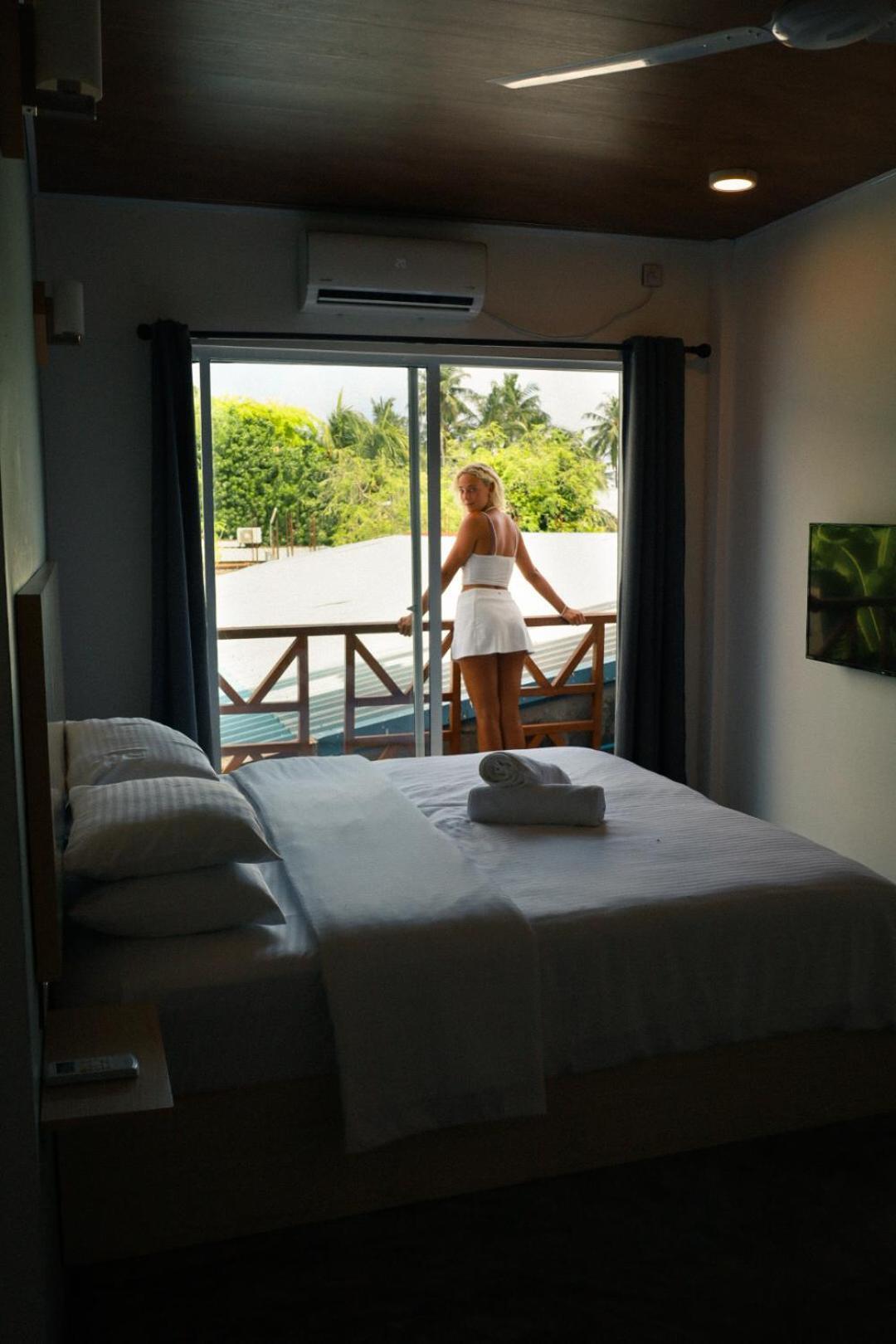 The Zen Den Hotel Thulusdhoo Exterior photo