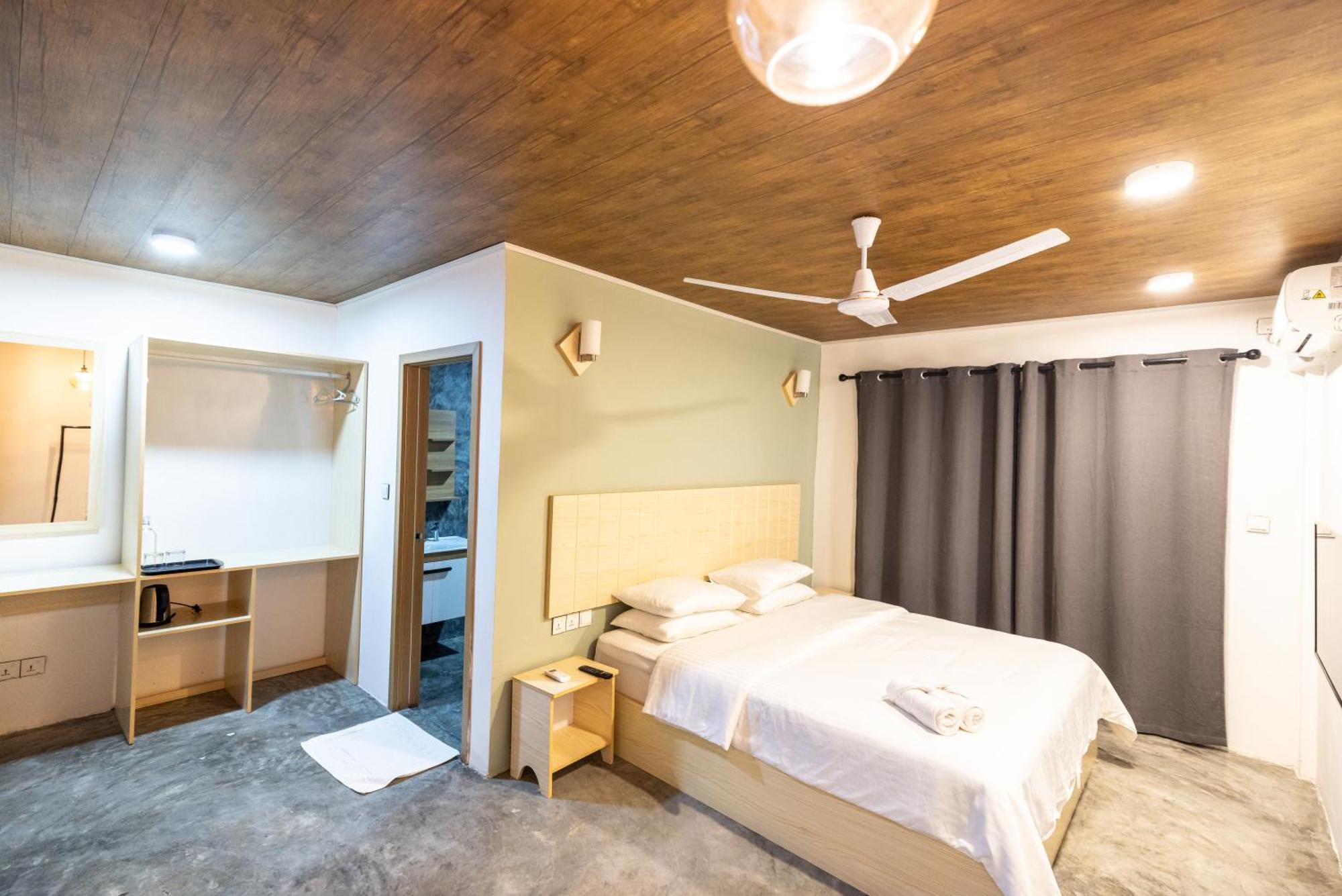 The Zen Den Hotel Thulusdhoo Exterior photo