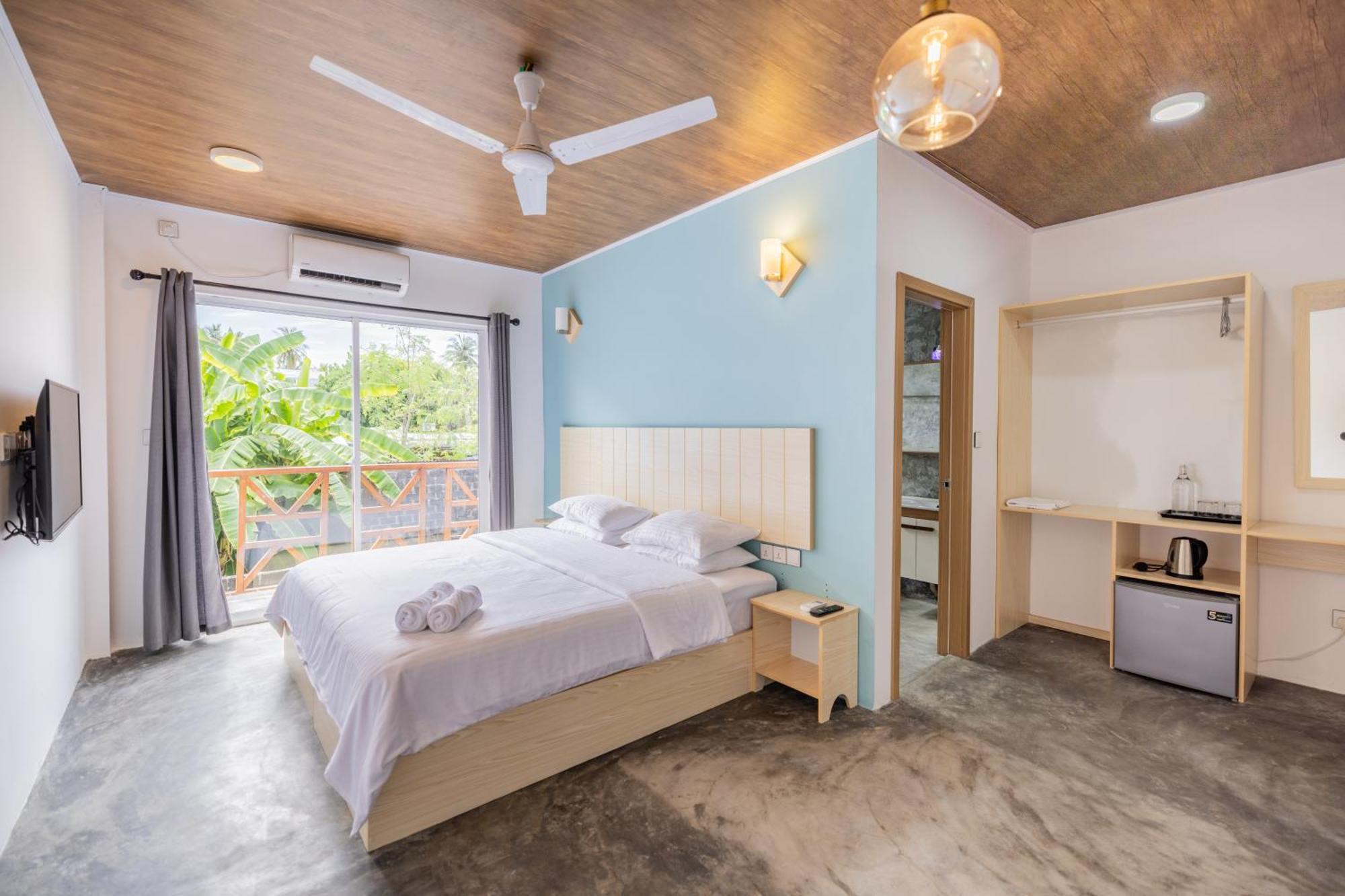 The Zen Den Hotel Thulusdhoo Exterior photo